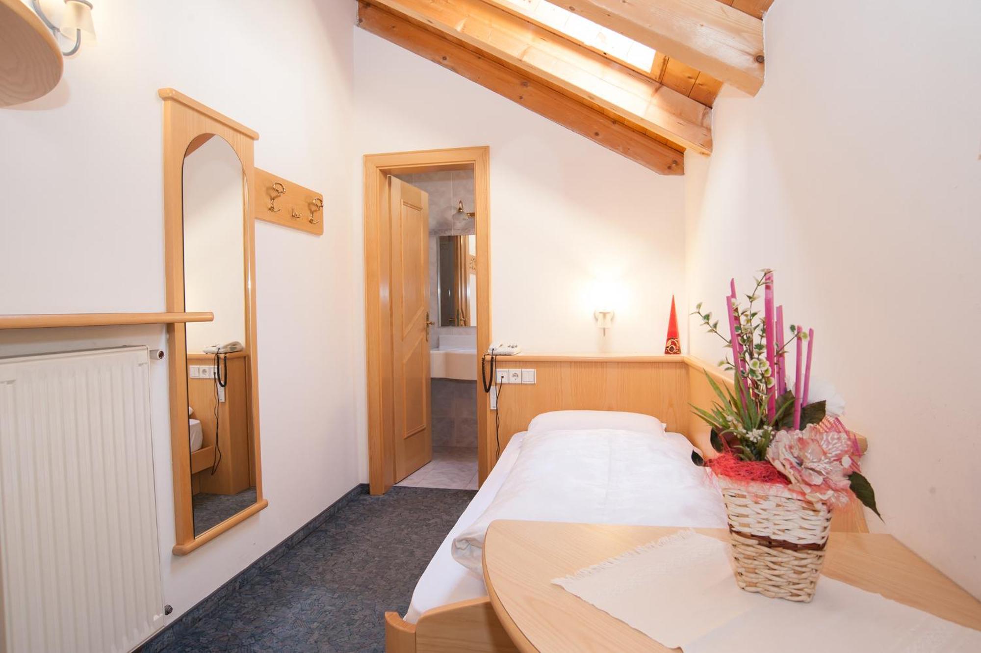 Hotel Vernel Santa Cristina Val Gardena Szoba fotó