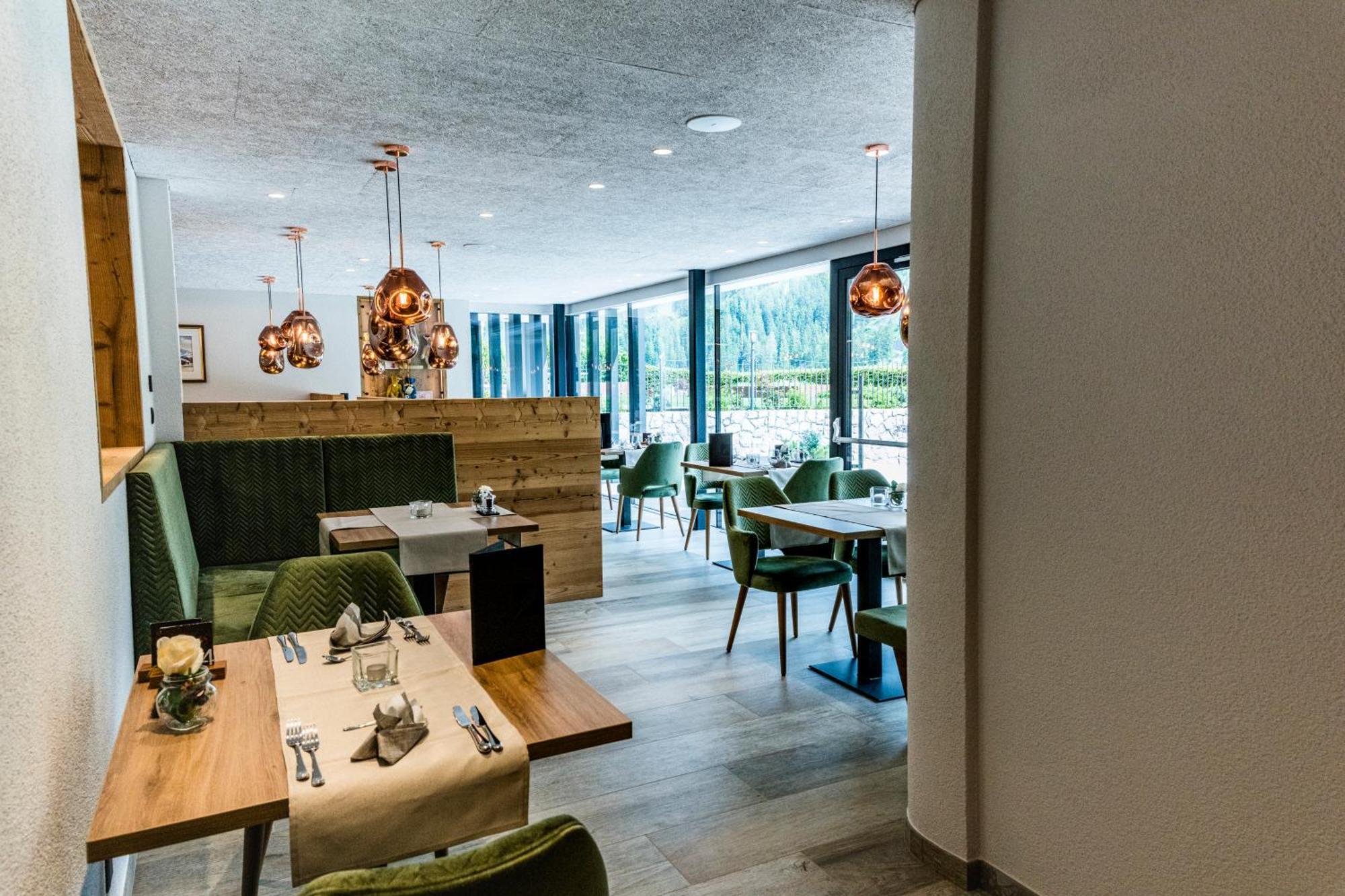 Hotel Vernel Santa Cristina Val Gardena Kültér fotó