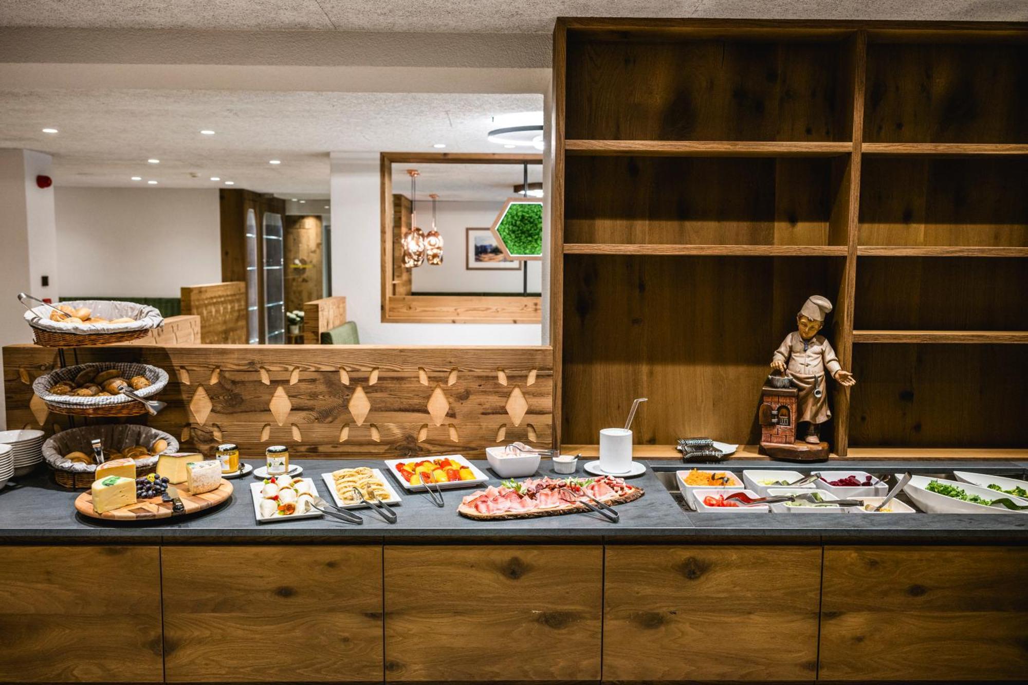 Hotel Vernel Santa Cristina Val Gardena Kültér fotó