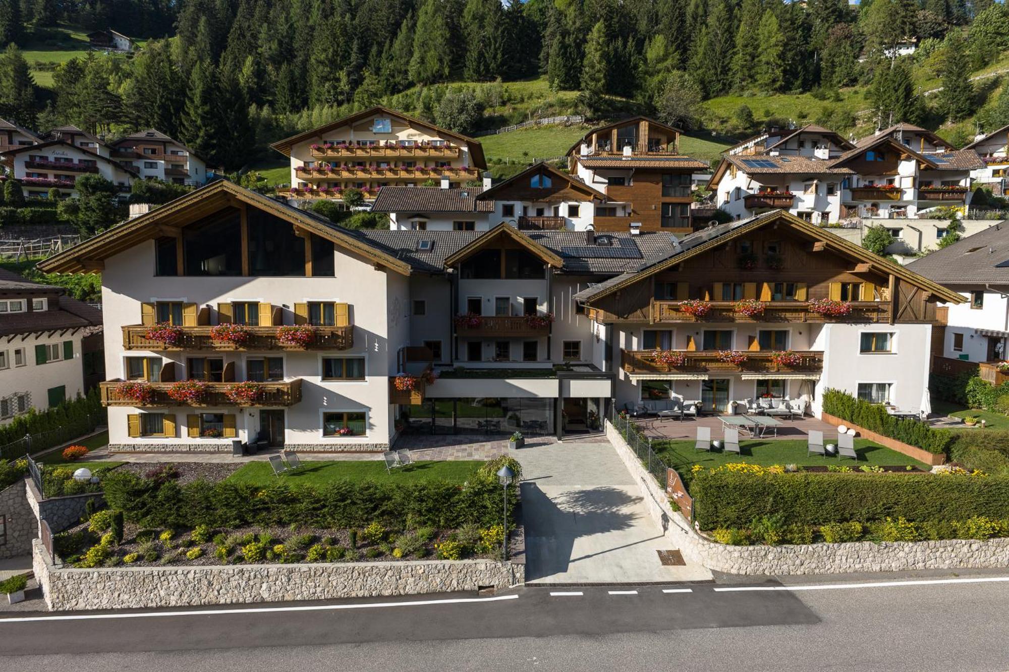 Hotel Vernel Santa Cristina Val Gardena Kültér fotó